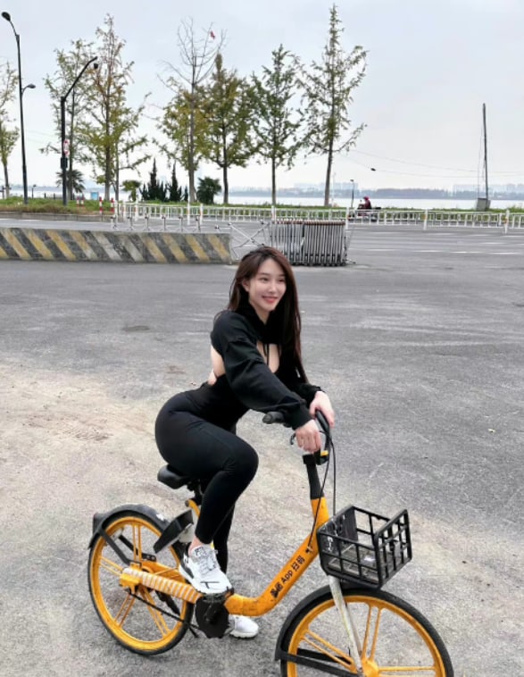 爱笑的女孩真美